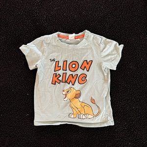 H&M lion king shirt
